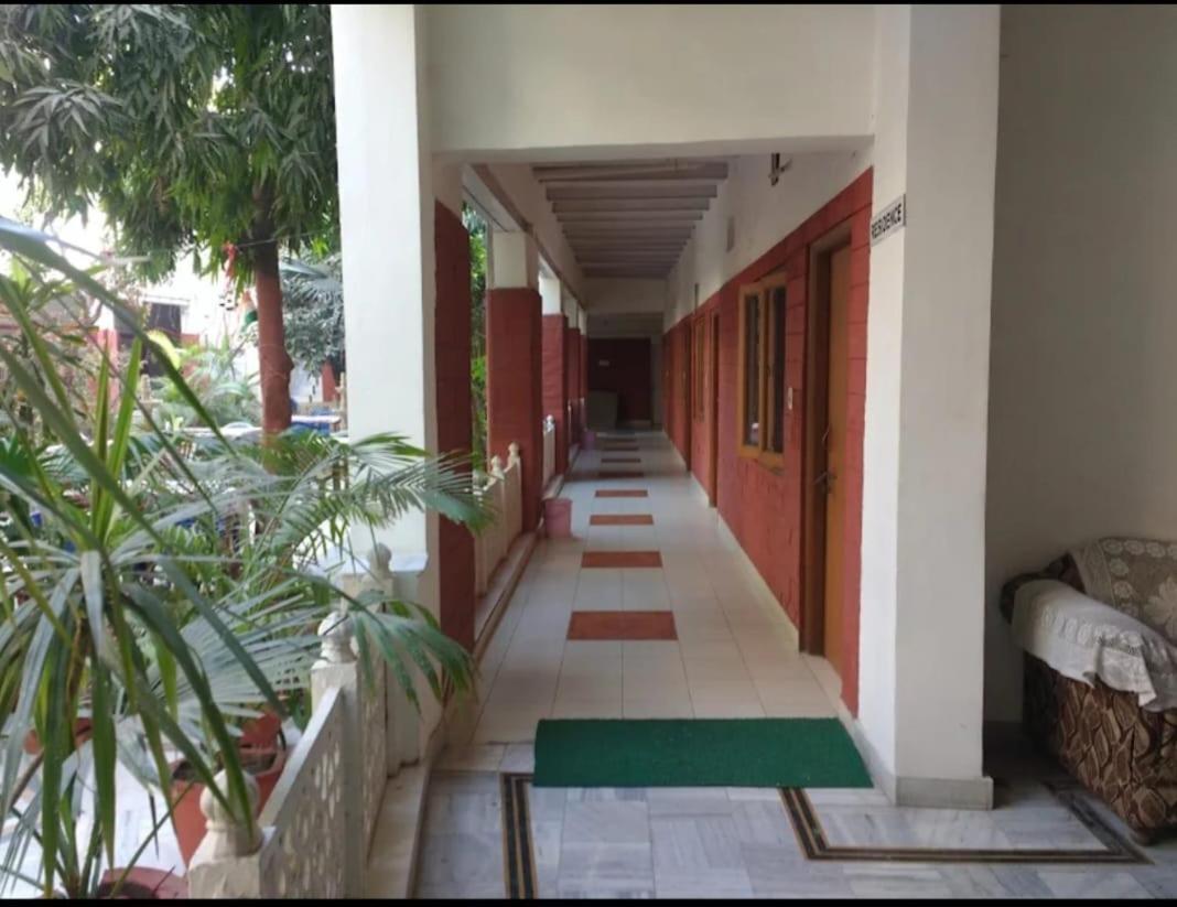 Hotel Tourist Rest House Agra Agra  Esterno foto
